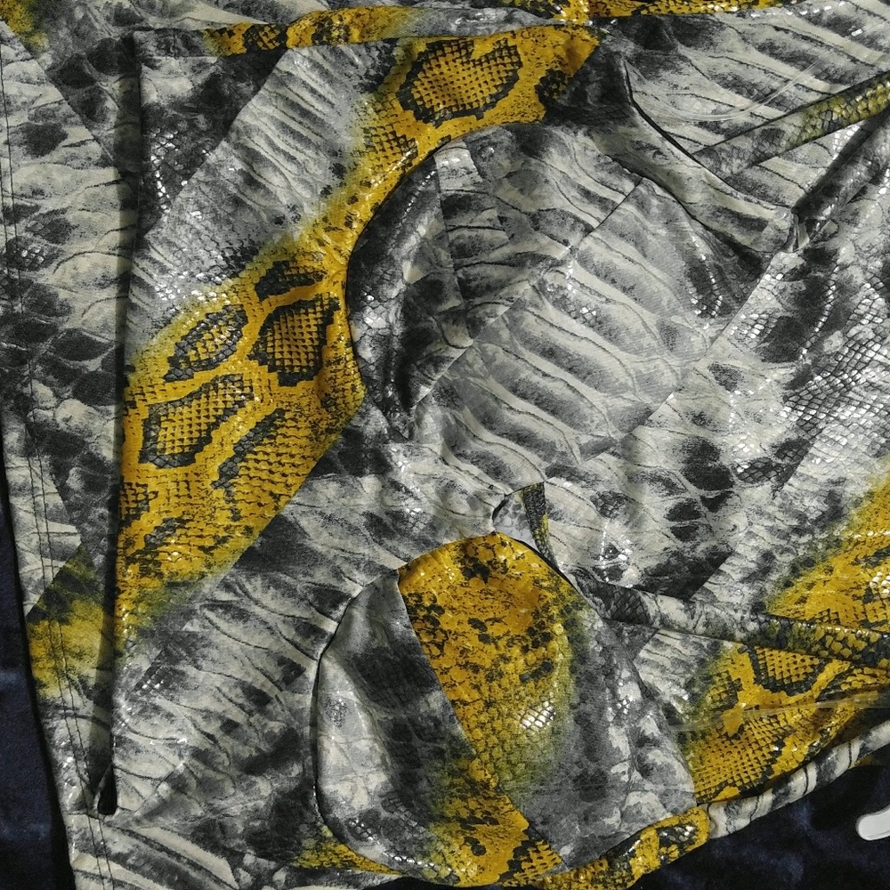 Two piece set - Picture 2 of 3